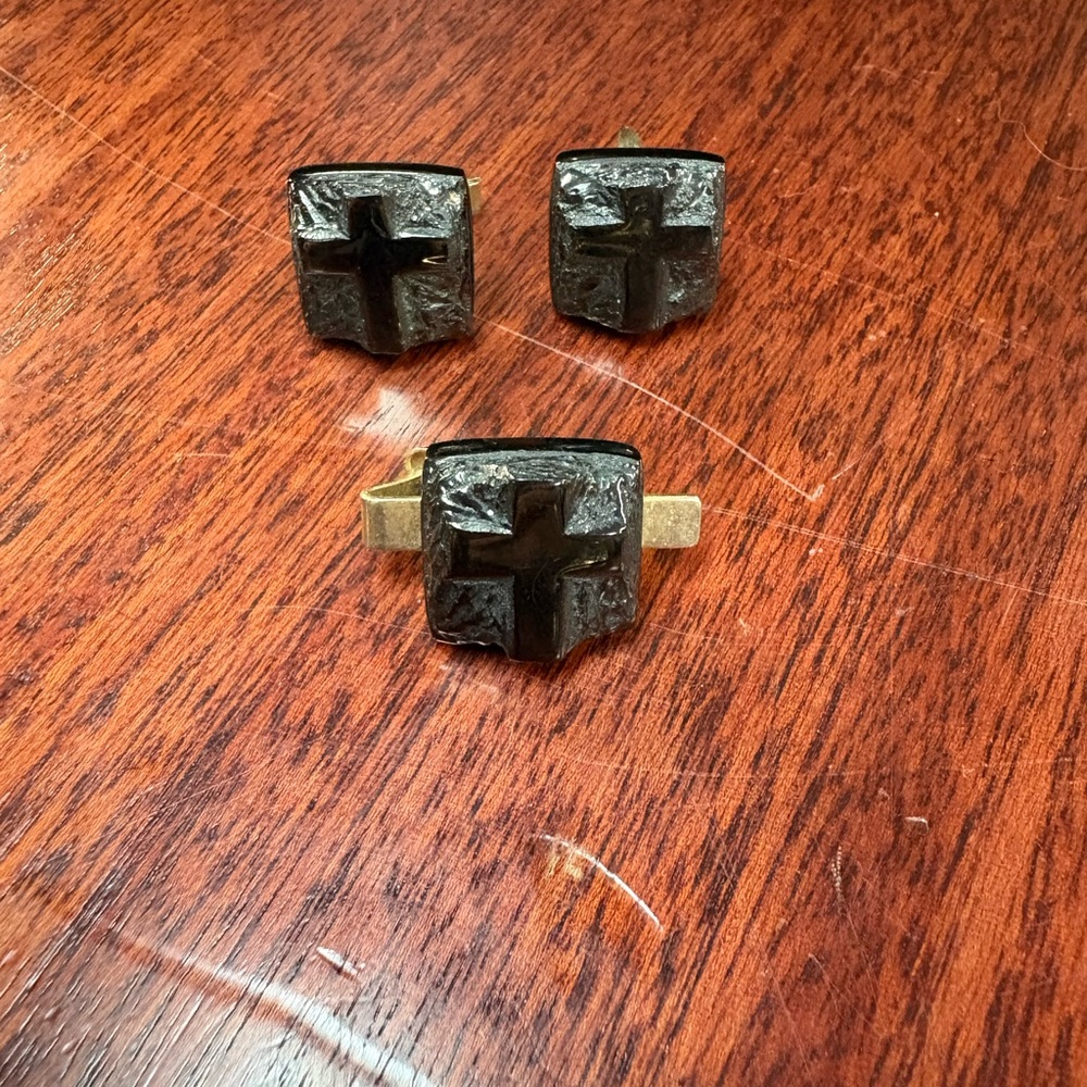 Black Onyx and Gold Cross Cufflinks Set